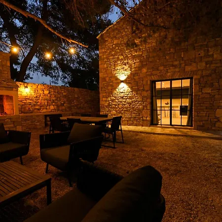 Art House فيلة فيليكي درفينيك