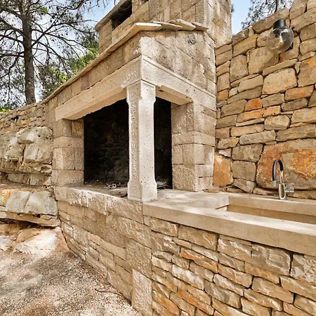 فيلة Art House *