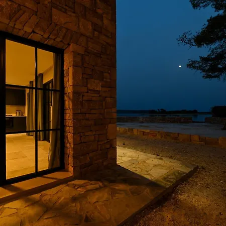 Art House فيلة *