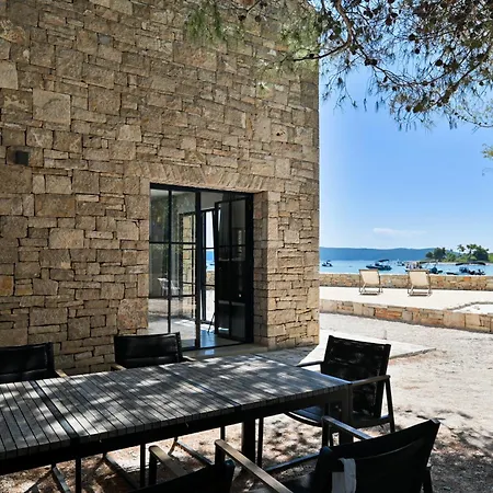 Art House فيلة *